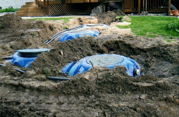 installing septic tanks